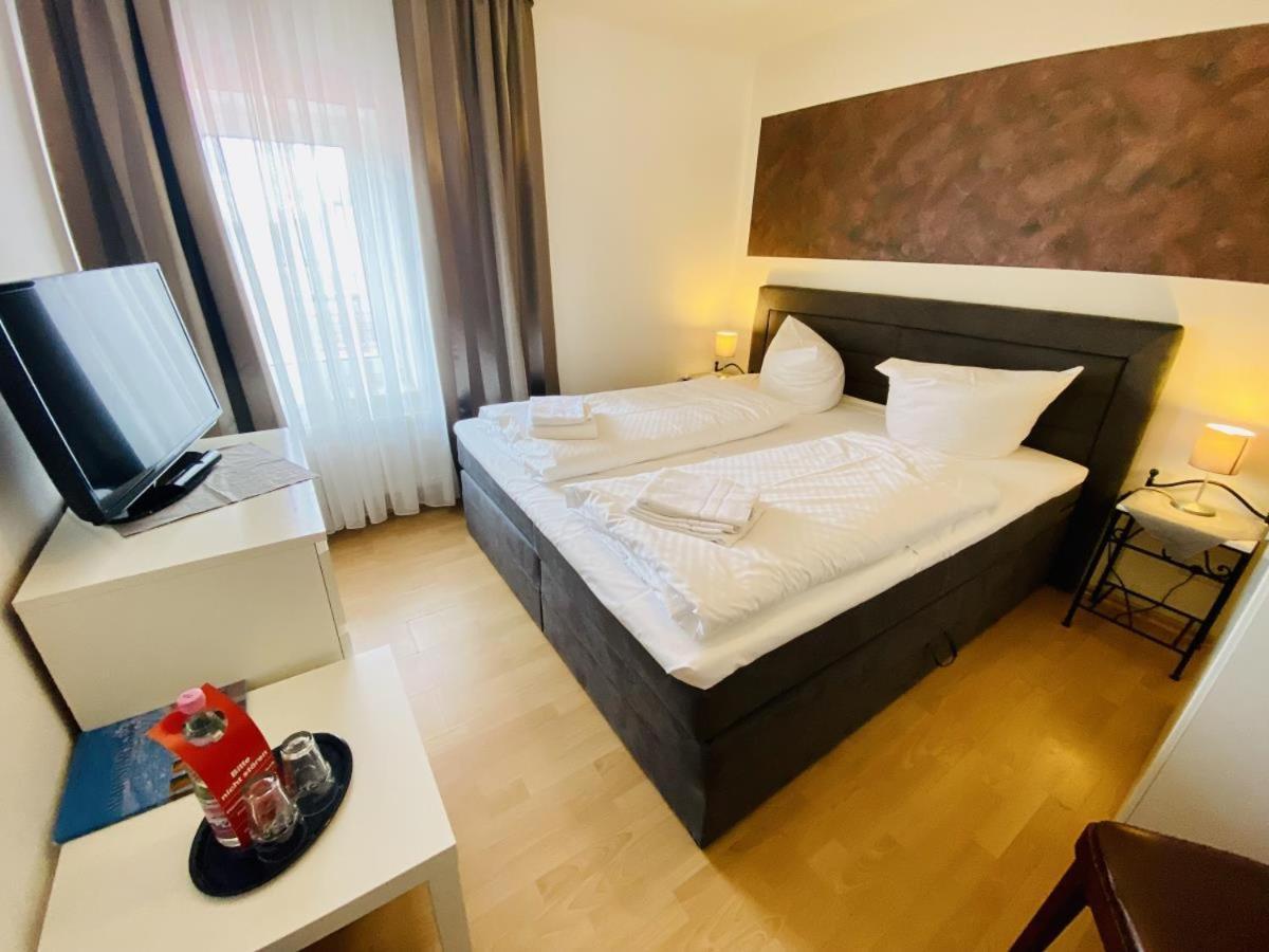 Doppelzimmer Dinner, Direkt Am Alten Strom Rostock Ngoại thất bức ảnh