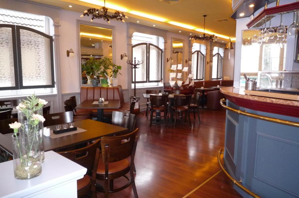 Doppelzimmer Dinner, Direkt Am Alten Strom Rostock Ngoại thất bức ảnh